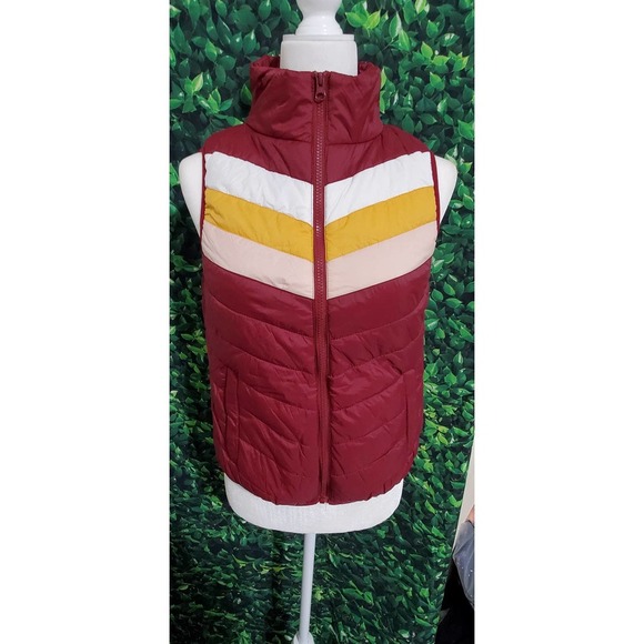 NWOT Women’s Arizona Puffer Vest- Burgundy Medium - Picture 2 of 9